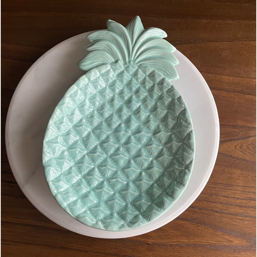 NWT Pineapple Shaped Platter - Light Blue/Green
